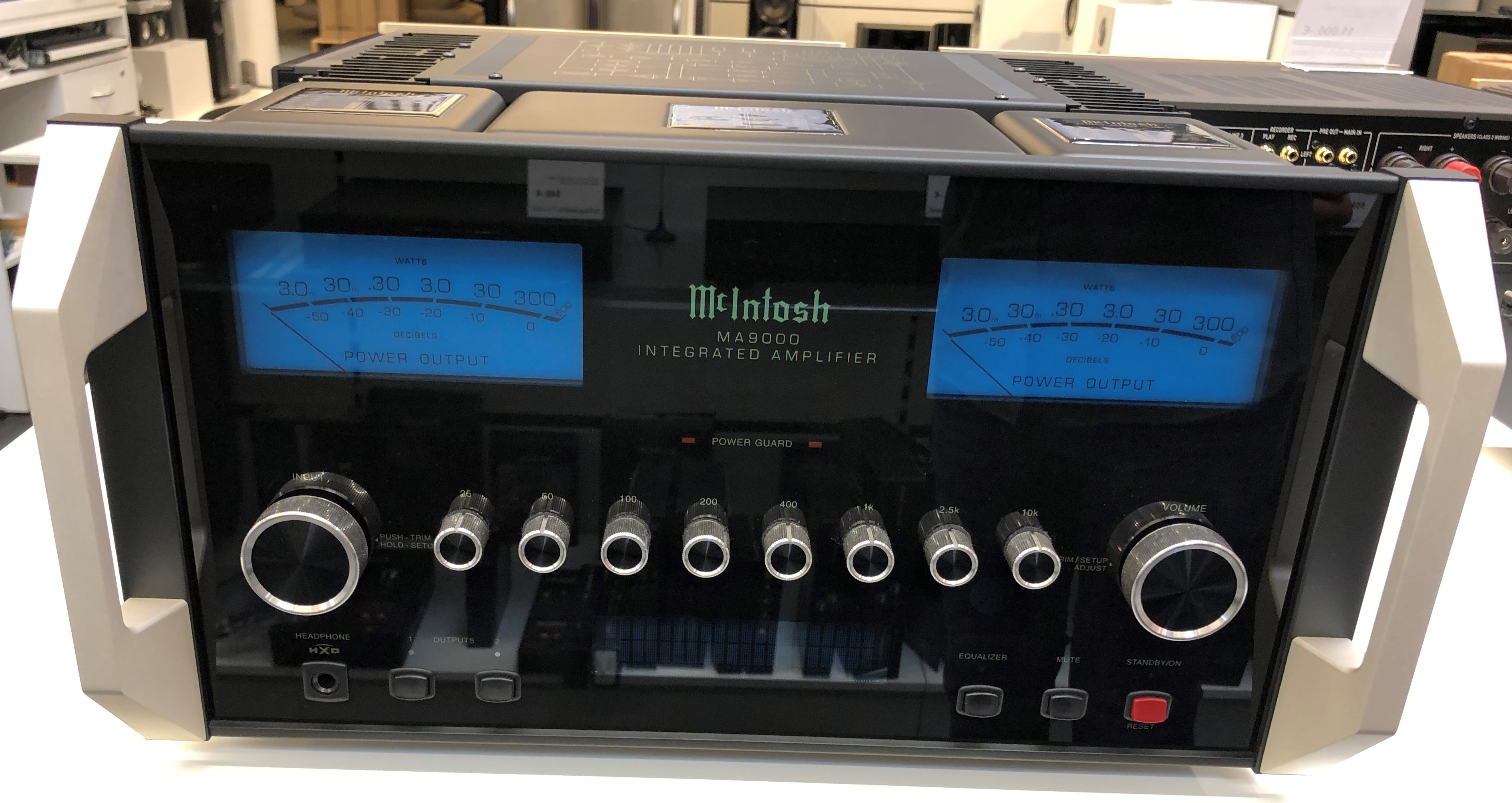 McIntosh MA9000 AC - Hifi und Highend Schlegelmilch